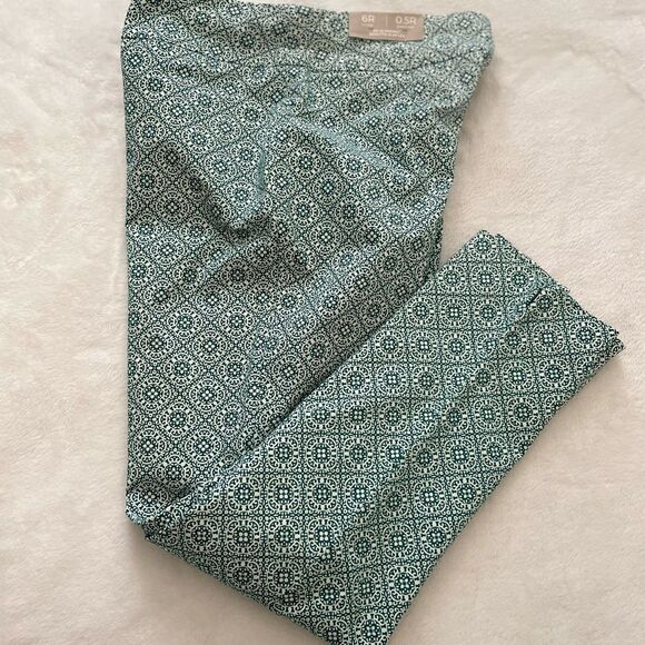 Chico’s Green & White Medallion So Slimming Brigitte Slim Leg Ankle Pants Sz 6R - Picture 5 of 11
